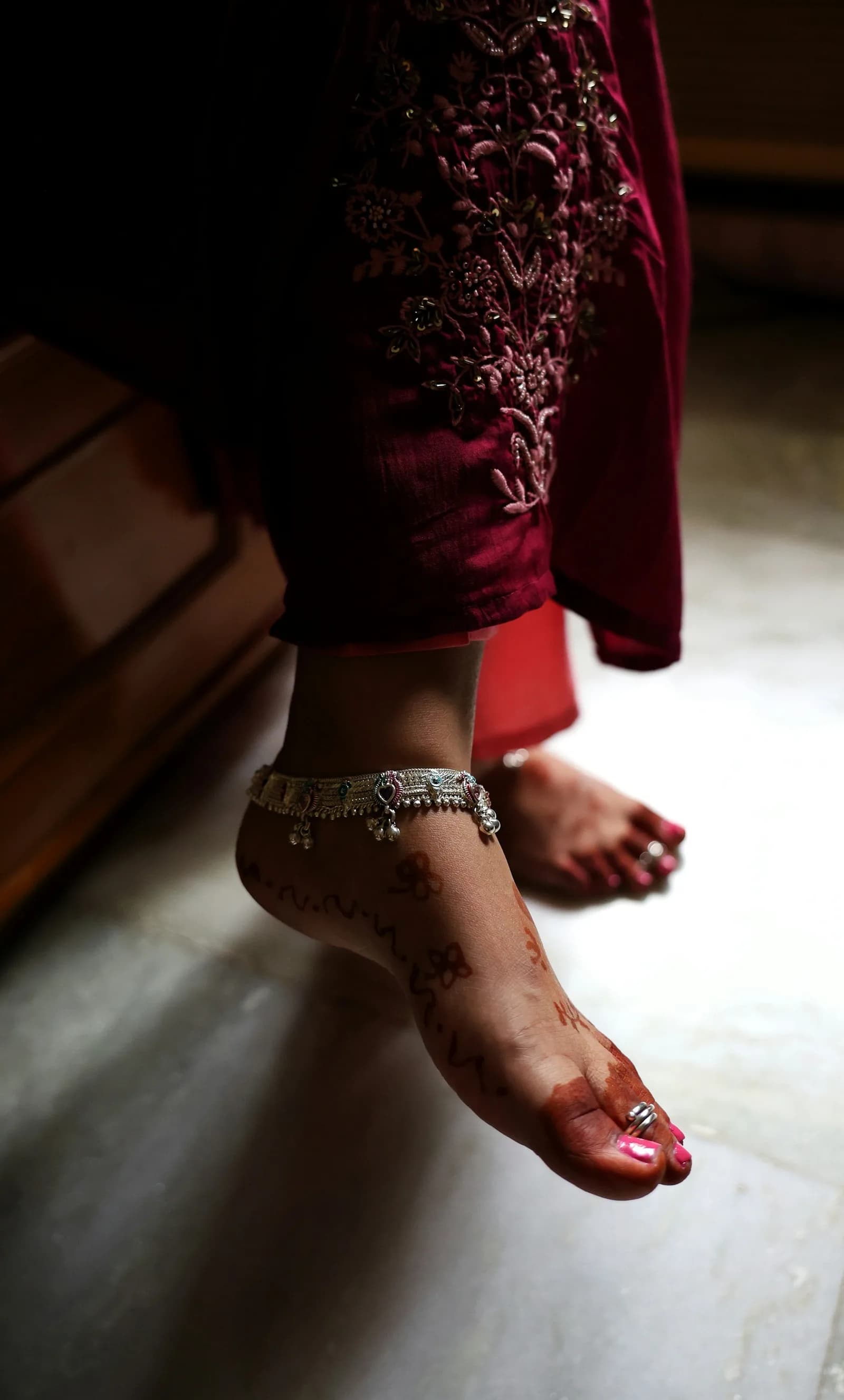 Temple 22K Gold Anklet - Woman's feet with henna and anklet